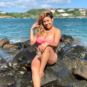 Meet your Posher, Fatima